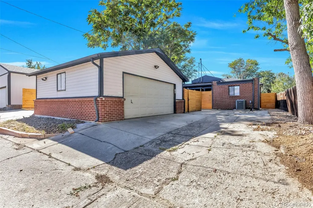 2960 Poplar Street Denver CO 80207