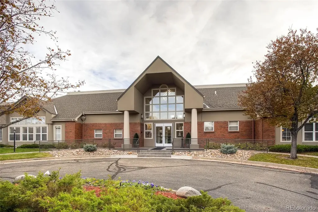 2862 W Riverwalk Circle Littleton CO 80123