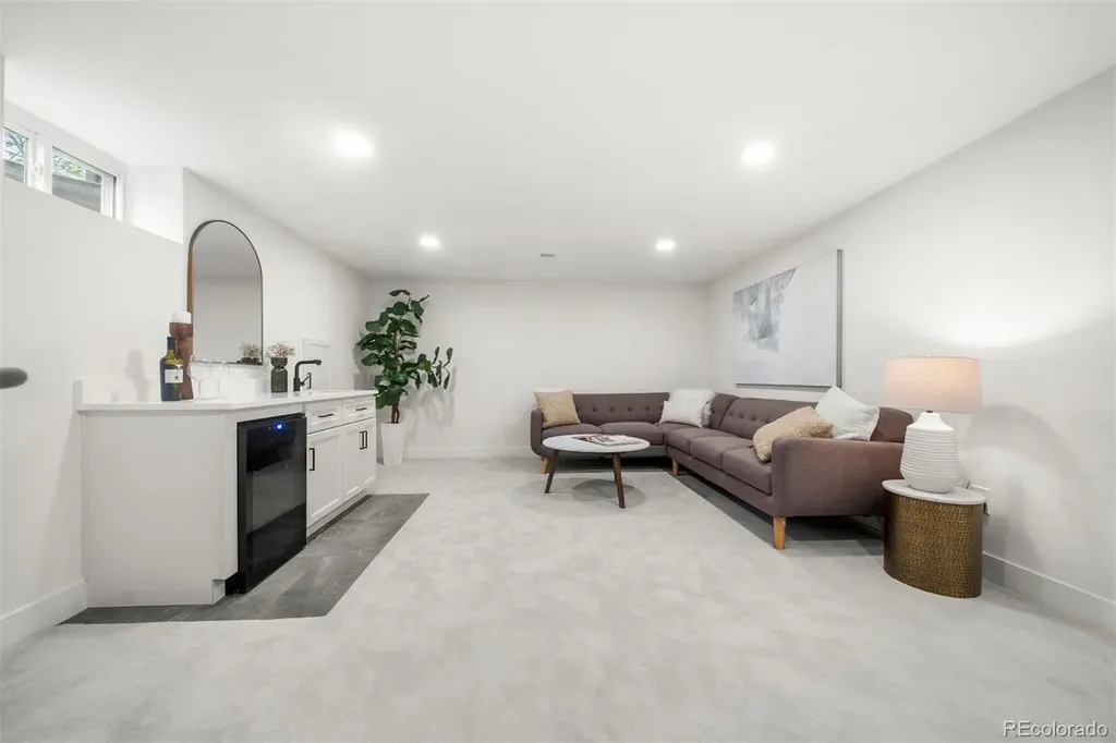 6769 S Foresthill Street Littleton CO 80120