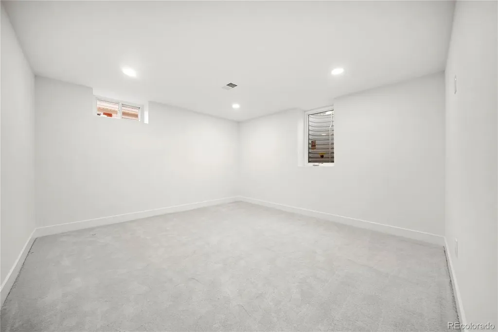 6769 S Foresthill Street Littleton CO 80120