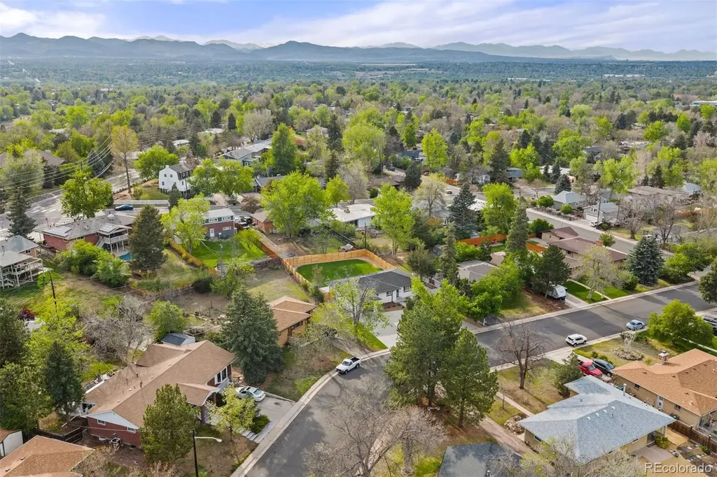 6769 S Foresthill Street Littleton CO 80120