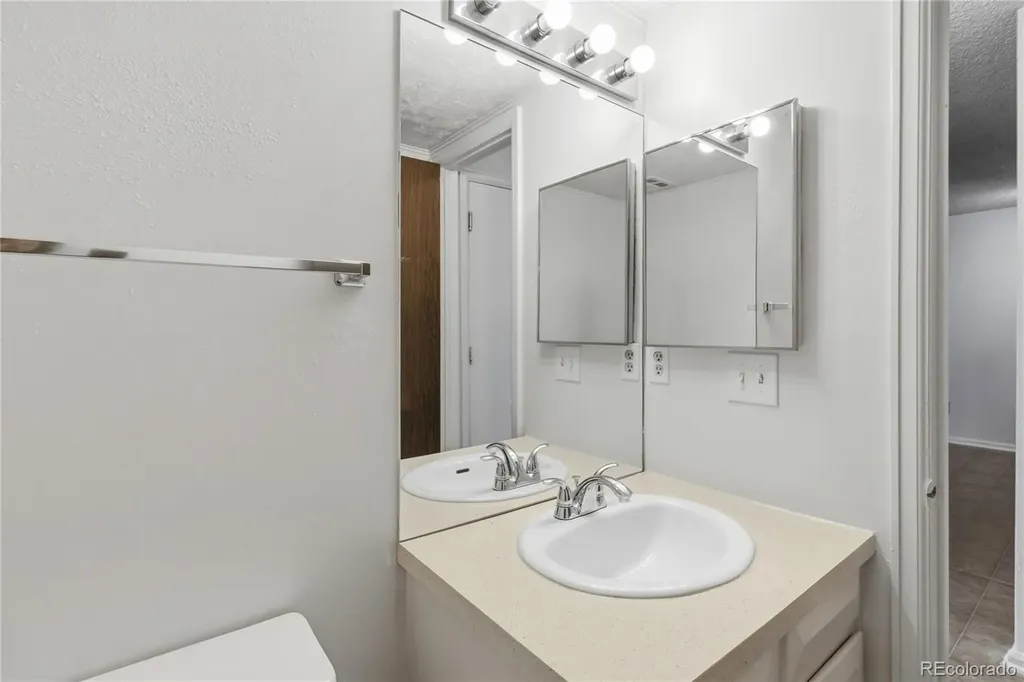 3040 S Macon Circle Aurora CO 80014