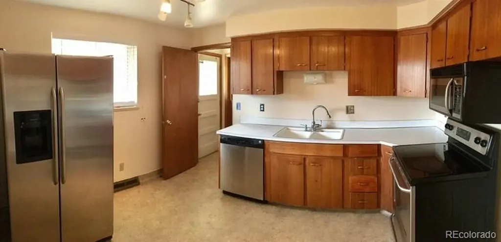 485 Elmira Street Aurora CO 80010