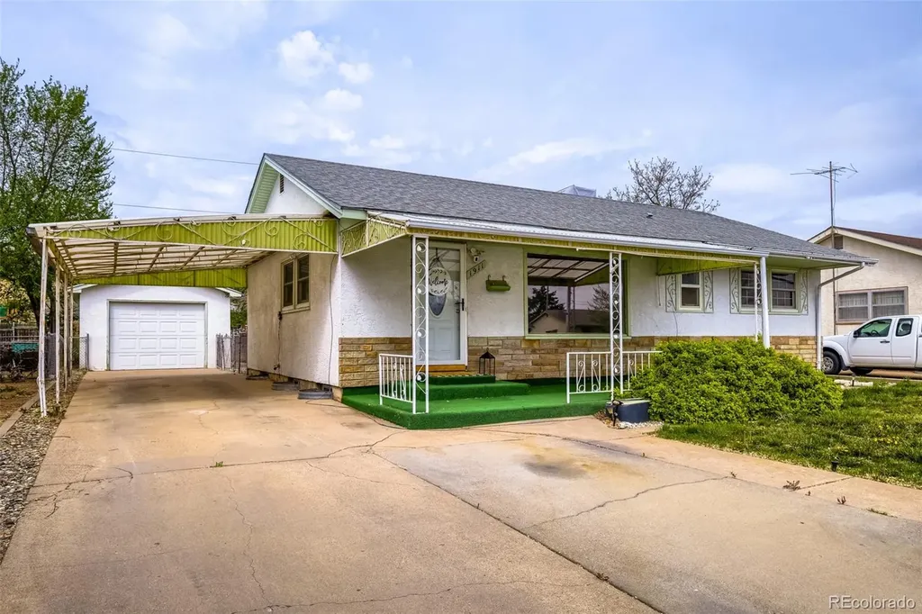 1911 Elmwood Lane Pueblo CO 81005