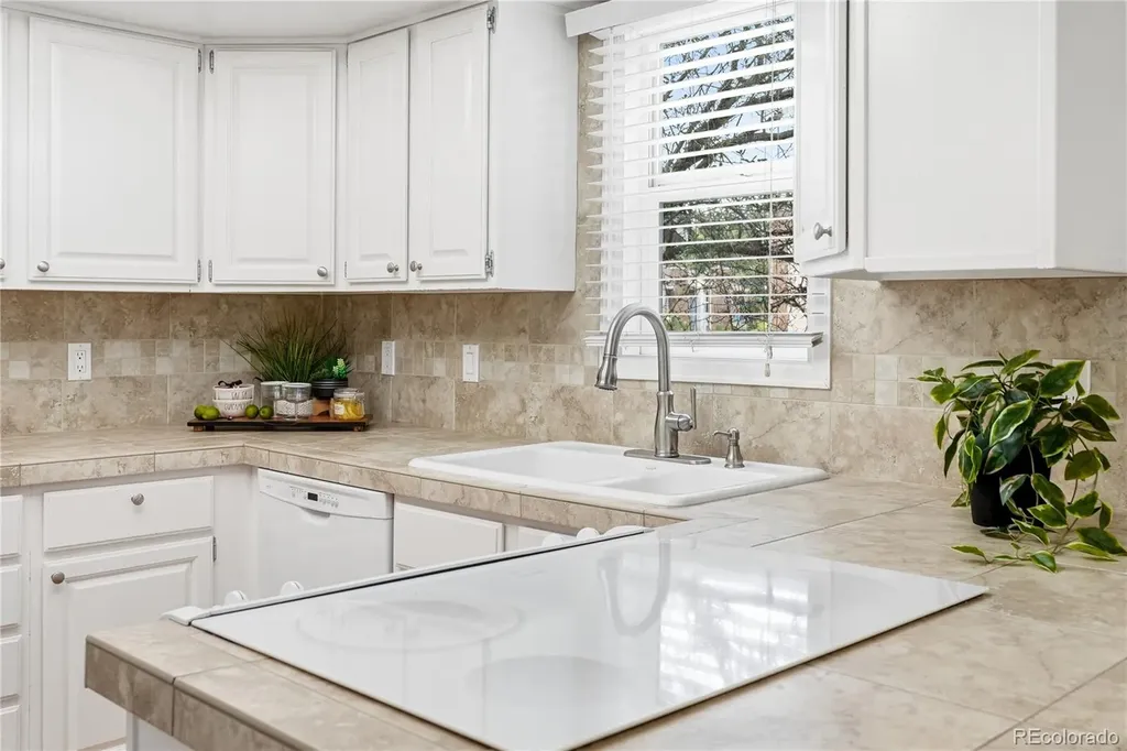 2830 S Kenton Court Aurora CO 80014