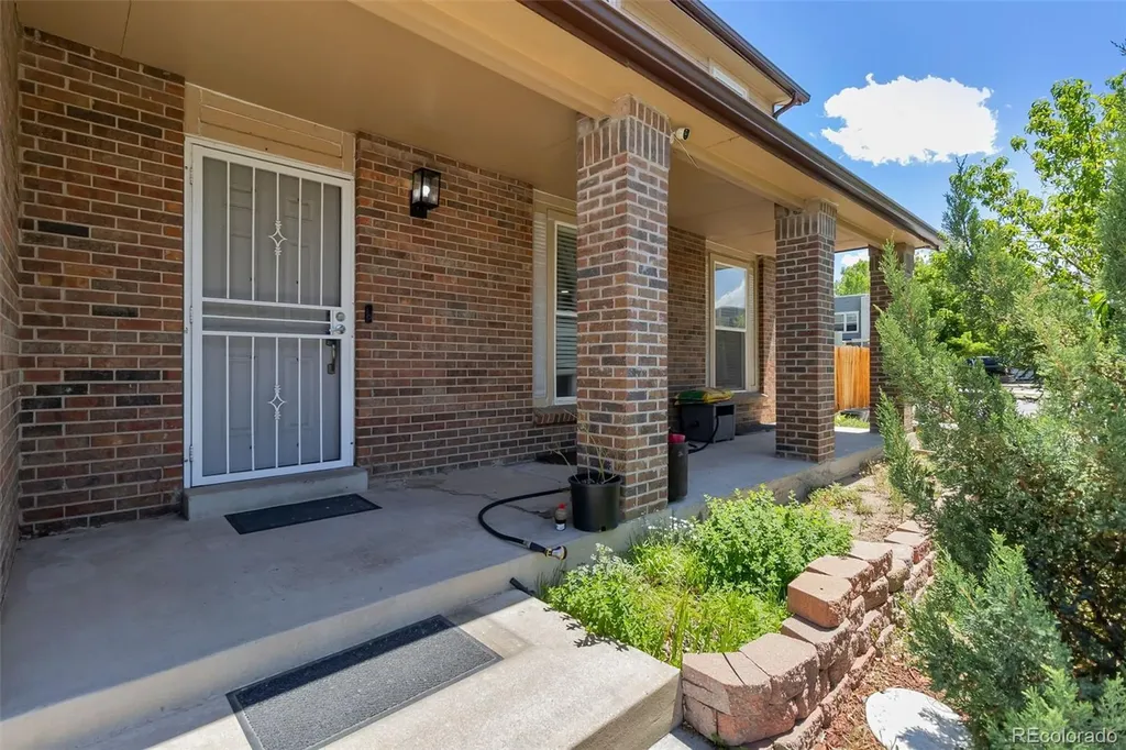 15133 Kelly Place Denver CO 80239