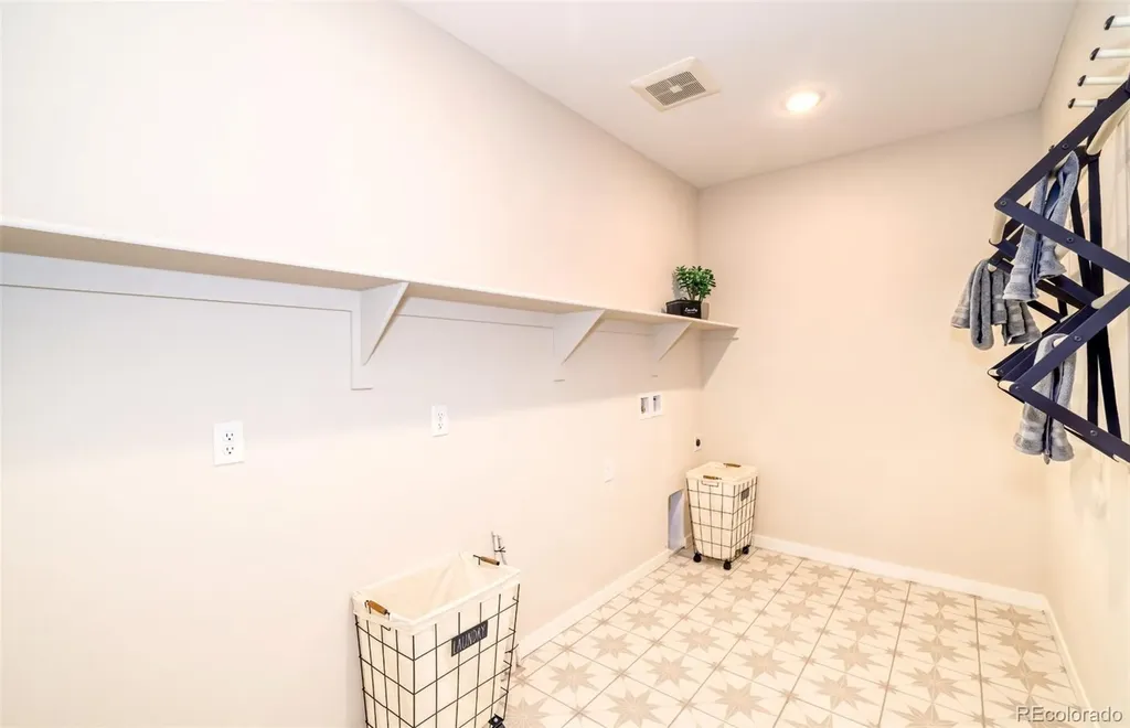 8821 Hotchkiss Street Littleton CO 80125