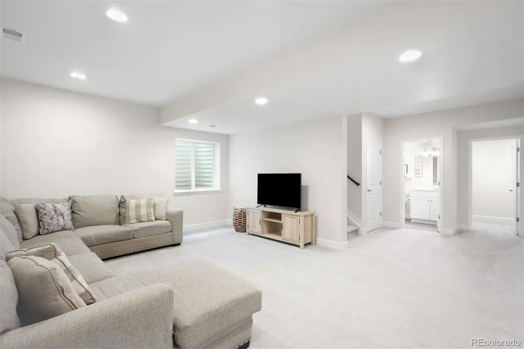 8927 Swan River Street Littleton CO 80125