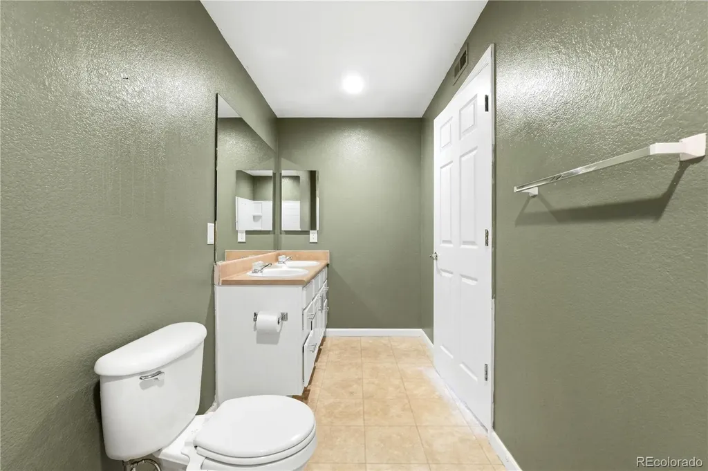 10070 E Carolina Drive Denver CO 80247