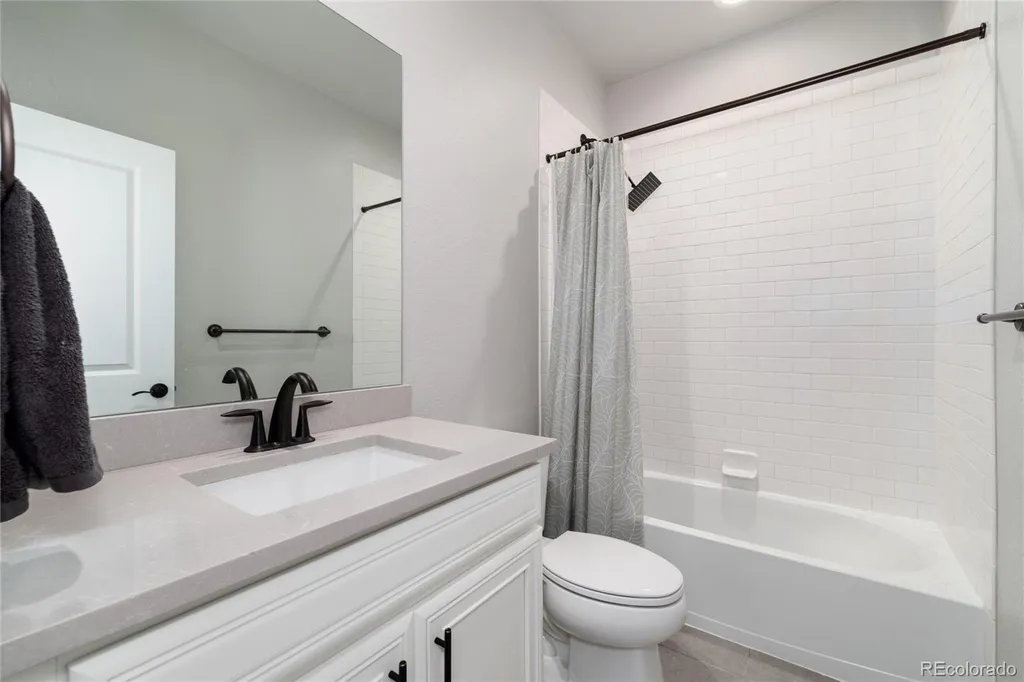 6822 S Vandriver Court Aurora CO 80016