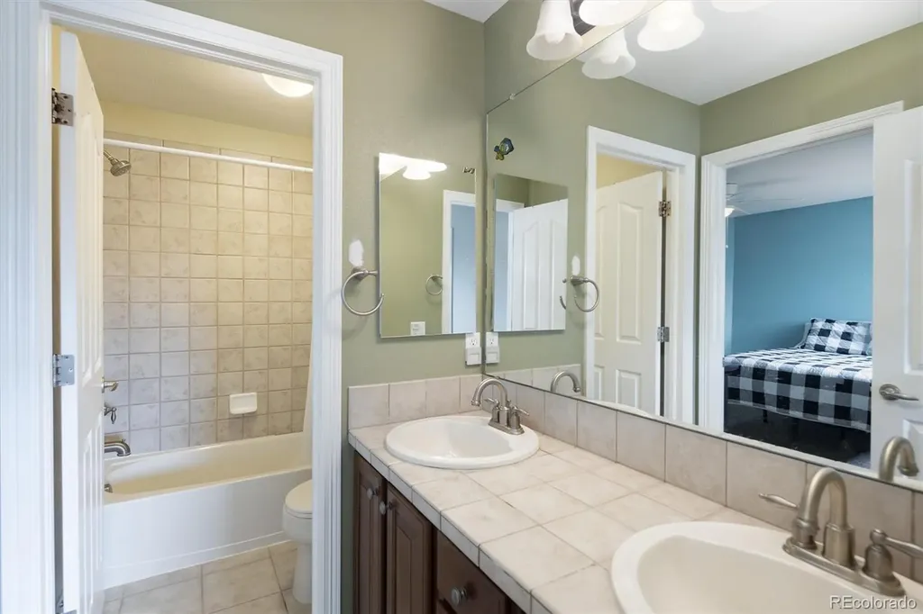 8231 S Shady Grove Court Aurora CO 80016