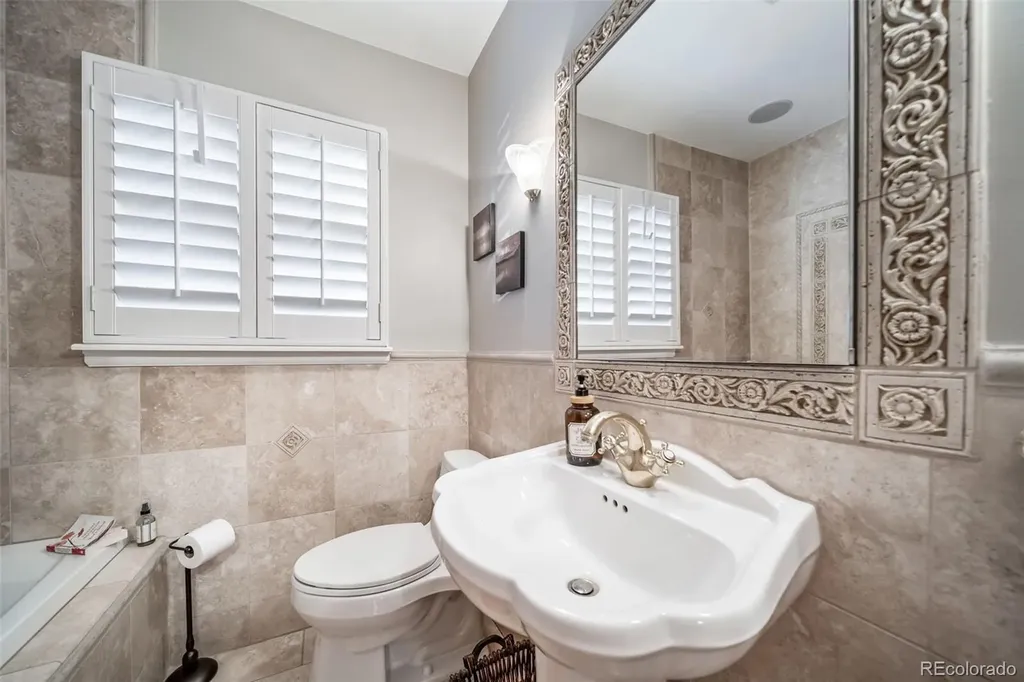 4560 King Street Denver CO 80211