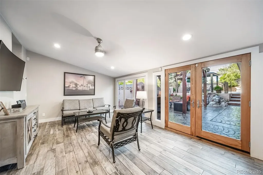 4560 King Street Denver CO 80211