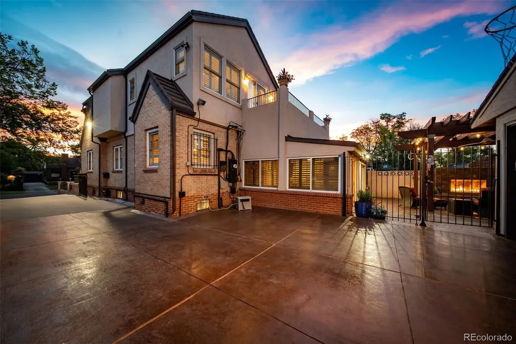 4560 King Street Denver CO 80211