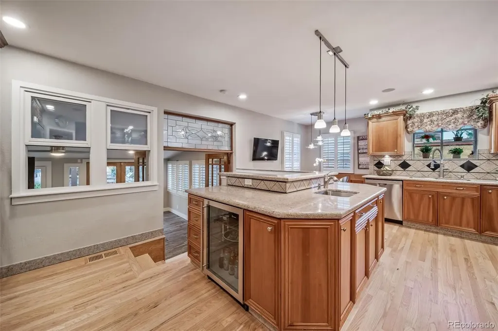 4560 King Street Denver CO 80211