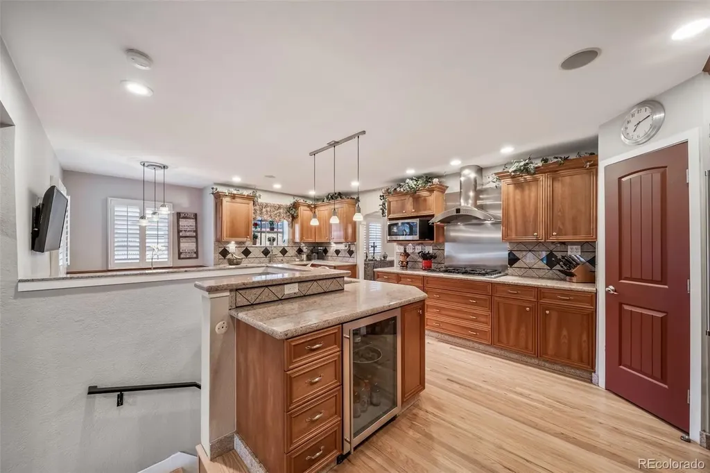 4560 King Street Denver CO 80211
