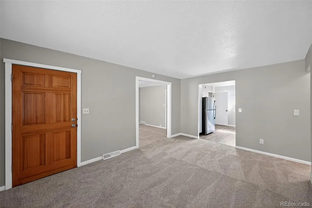 26 Newland Court Denver CO 80226