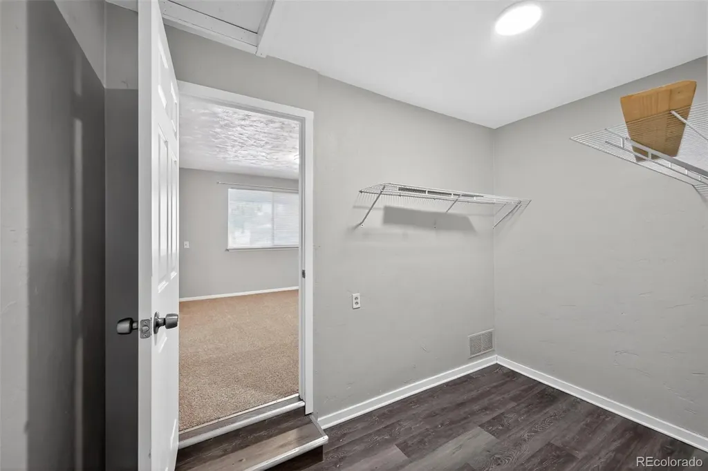 26 Newland Court Denver CO 80226