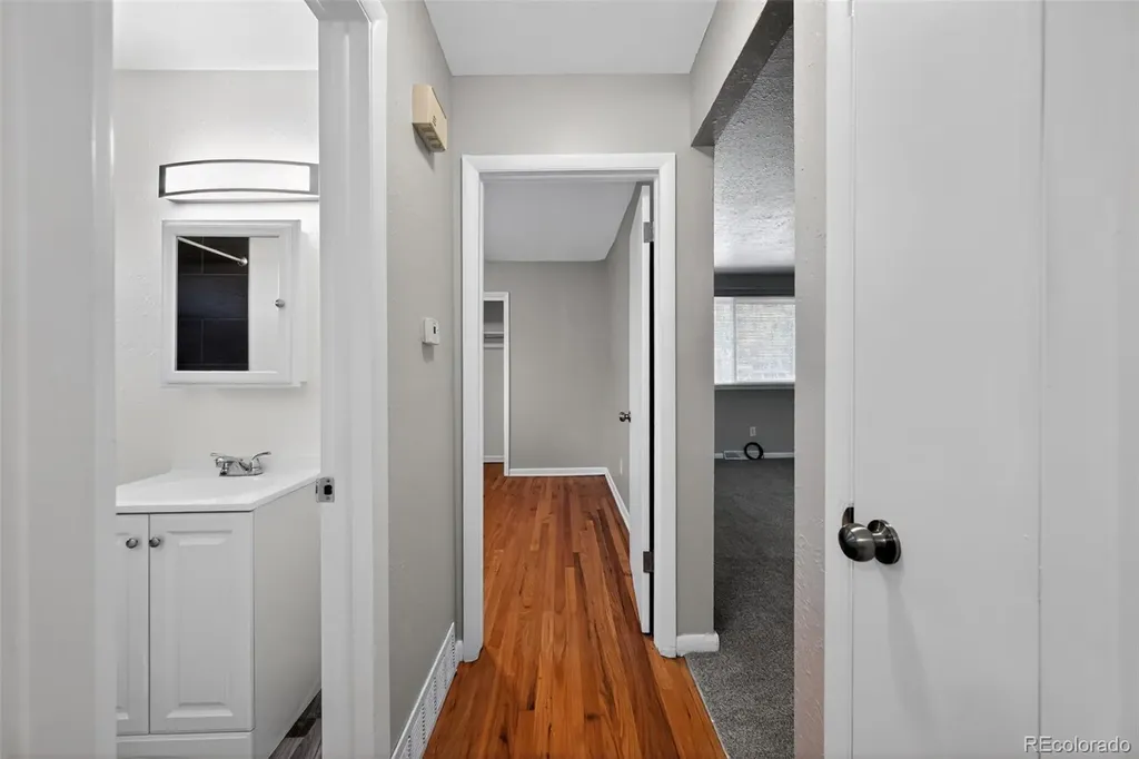 26 Newland Court Denver CO 80226
