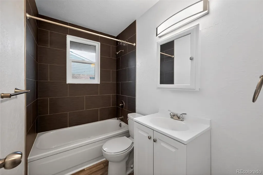 26 Newland Court Denver CO 80226