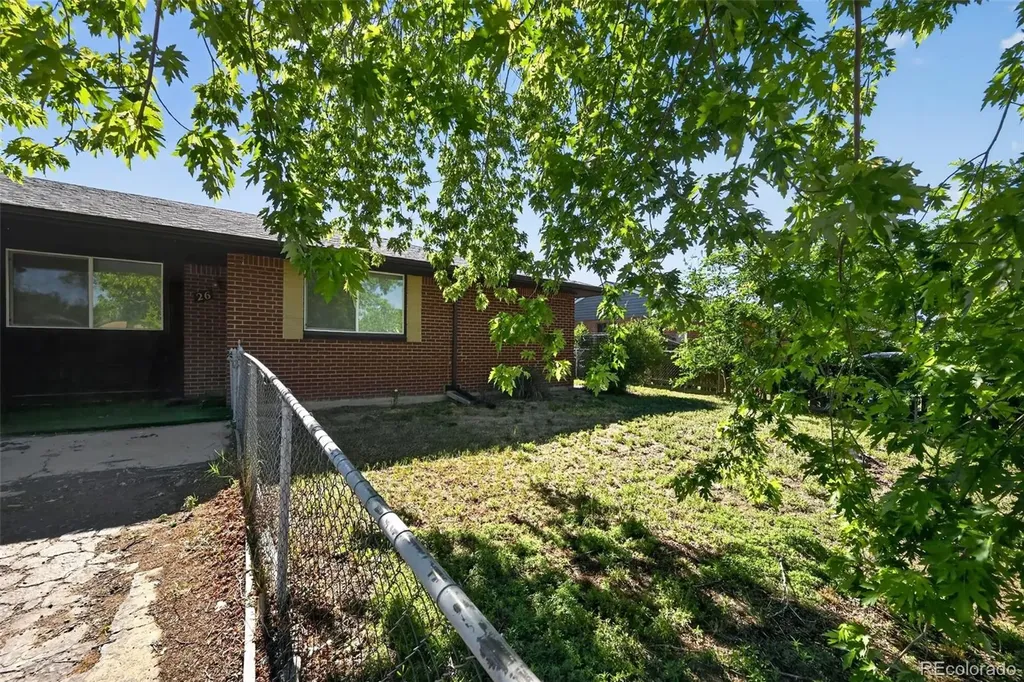 26 Newland Court Denver CO 80226
