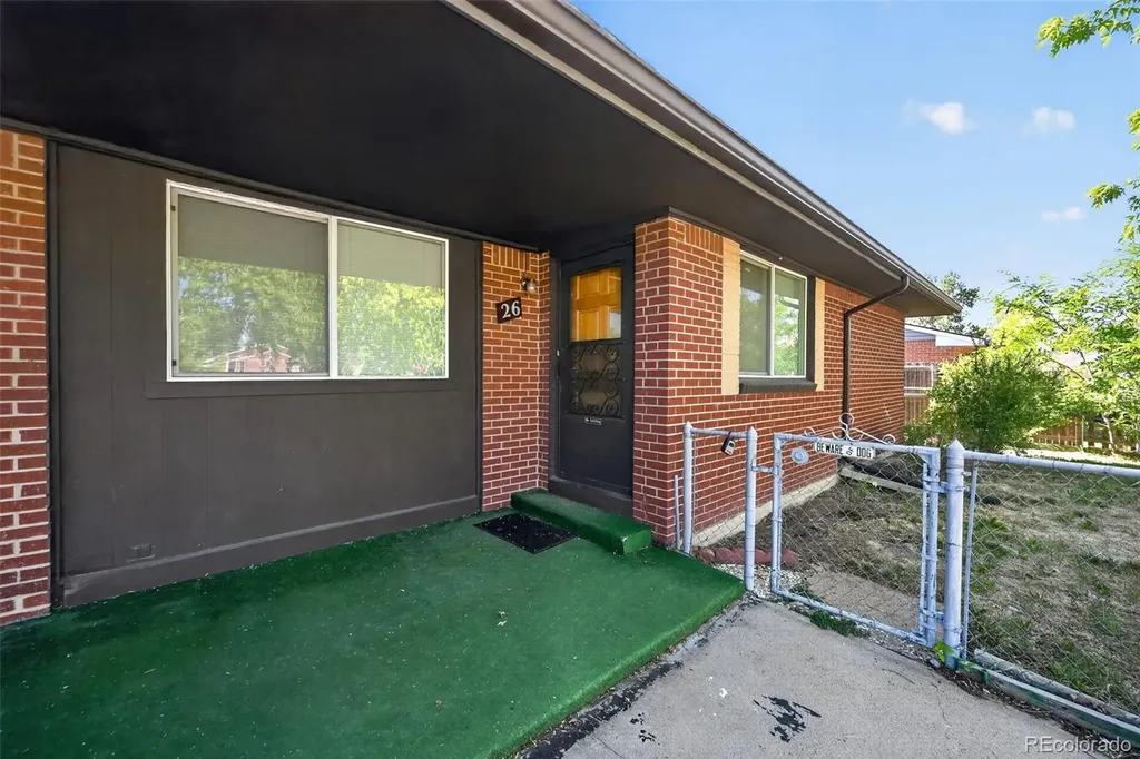 26 Newland Court Denver CO 80226