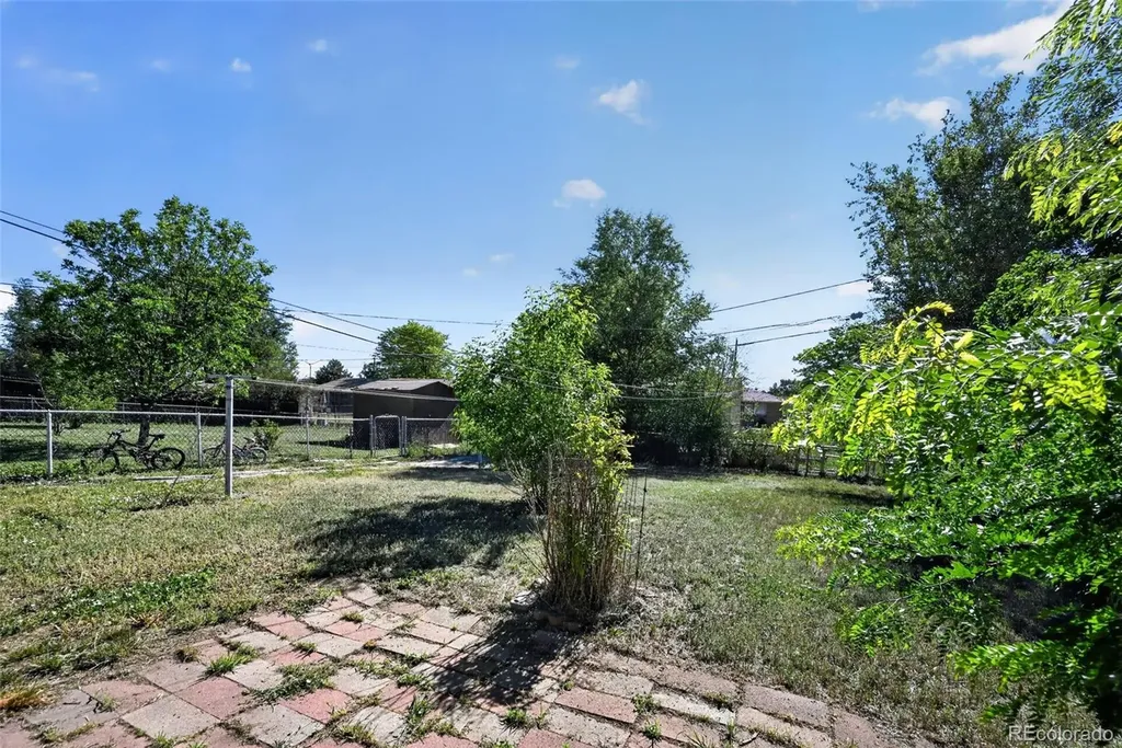 26 Newland Court Denver CO 80226