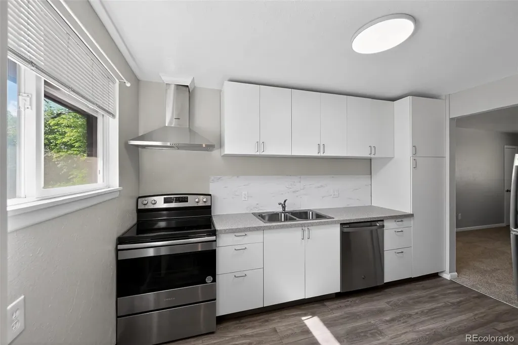 26 Newland Court Denver CO 80226