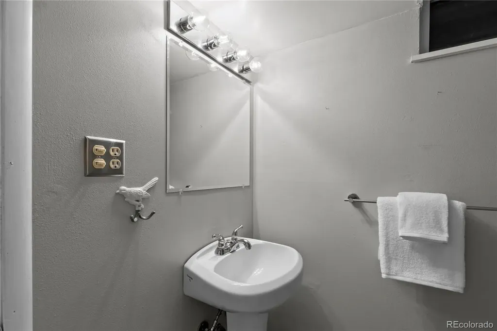 5979 S Windermere Street Littleton CO 80120