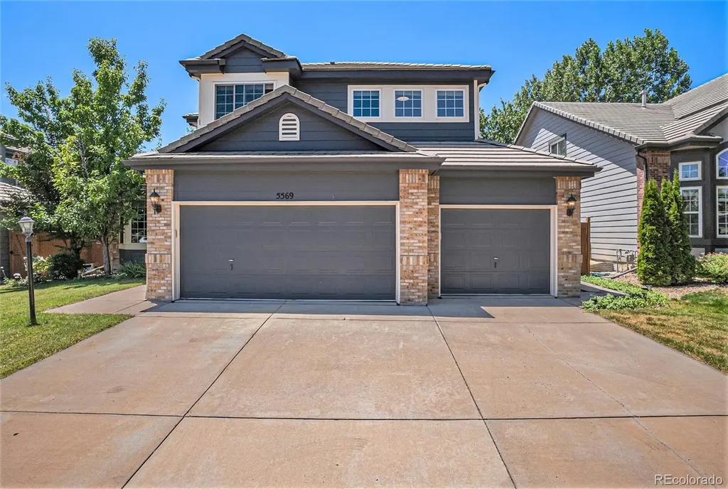 5569 S Helena Street Centennial CO 80015