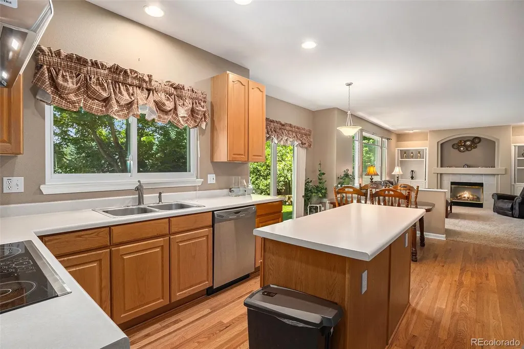 5569 S Helena Street Centennial CO 80015