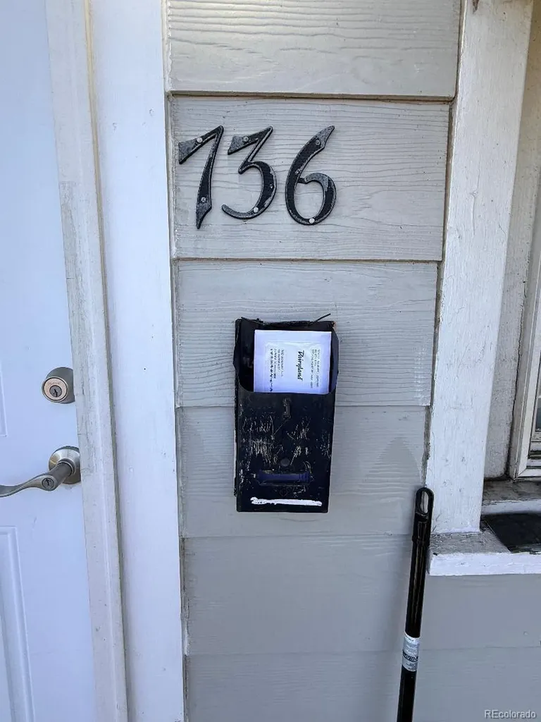 728 Emporia Street Aurora CO 80010