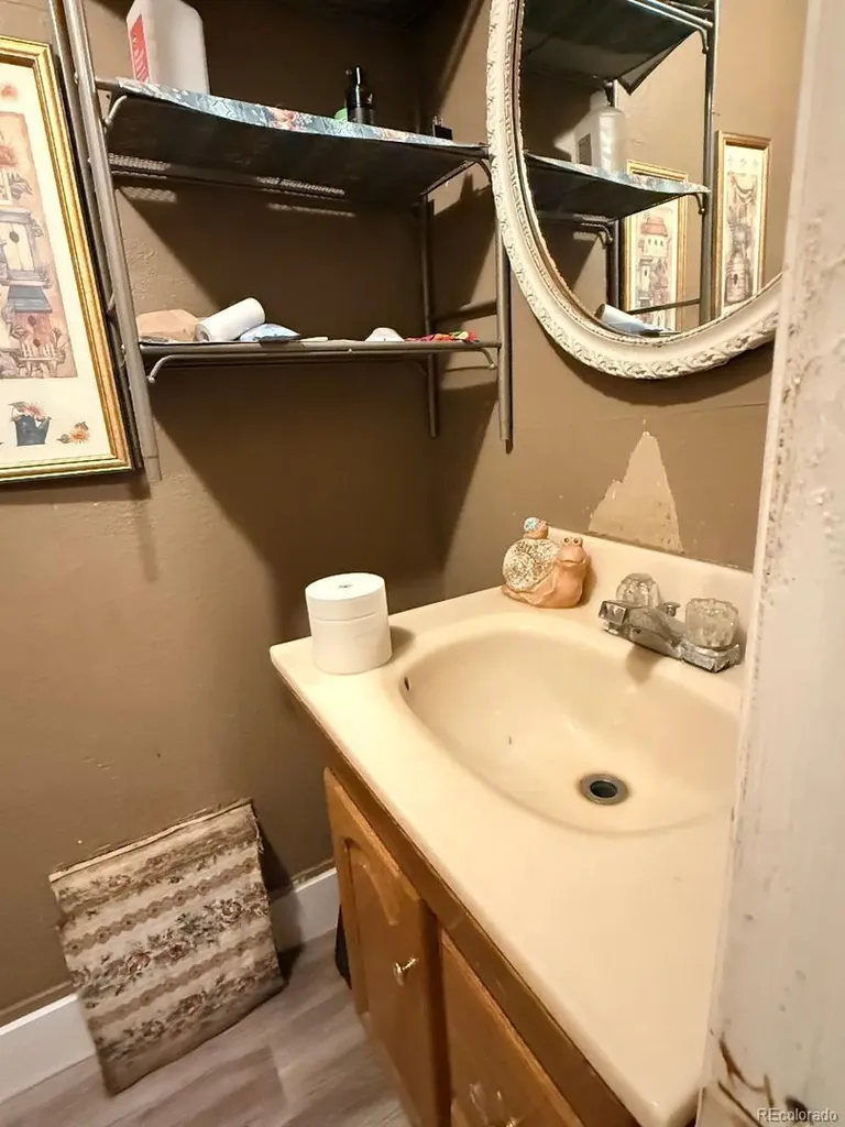 728 Emporia Street Aurora CO 80010