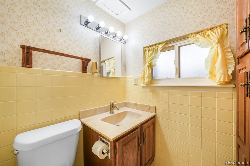 2330 N Circle Drive Colorado Springs CO 80909