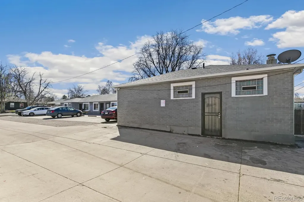 1467 Joliet Street Aurora CO 80010