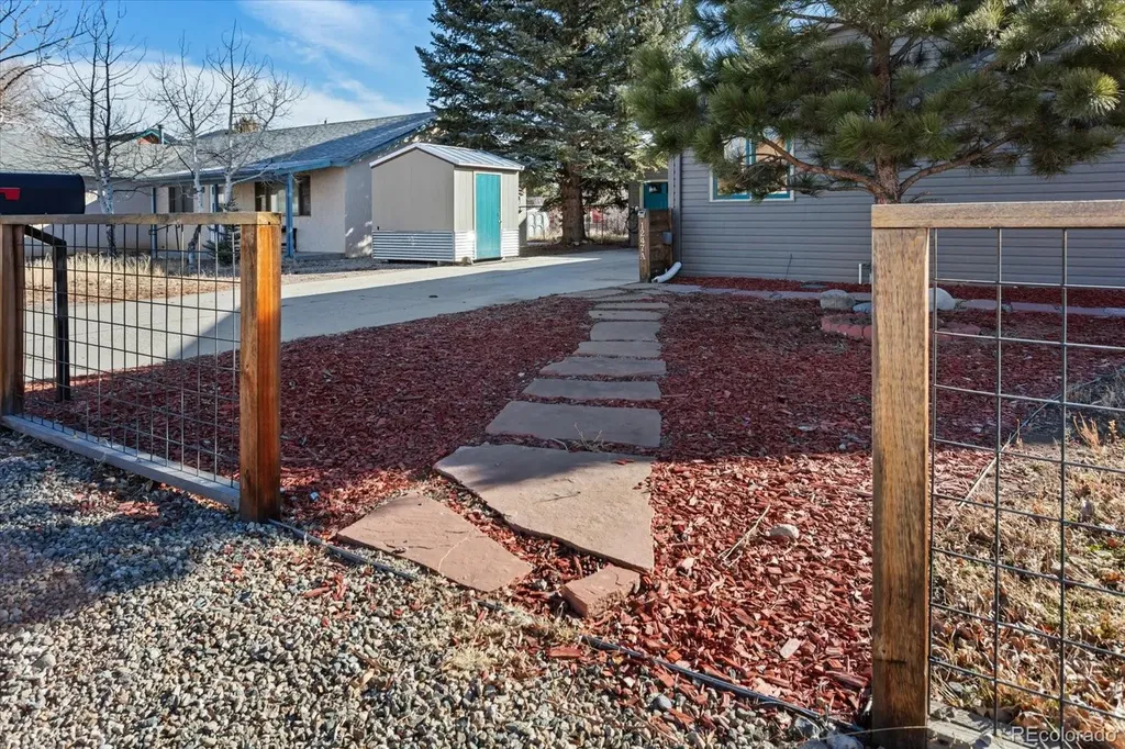 1247 J Street Salida CO 81201