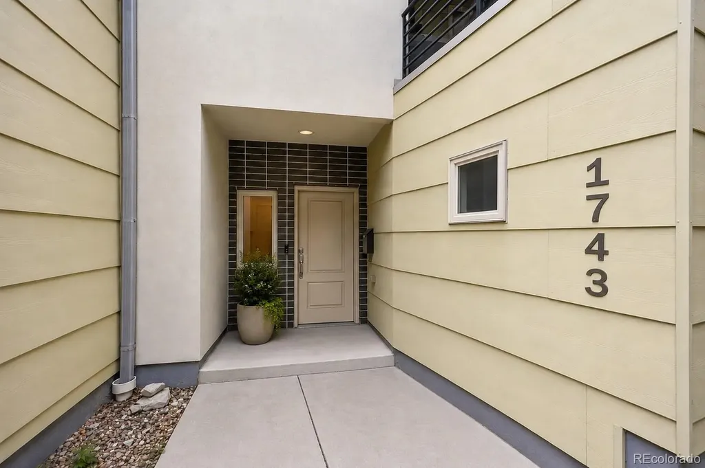 1743 W 33 Avenue Denver CO 80211