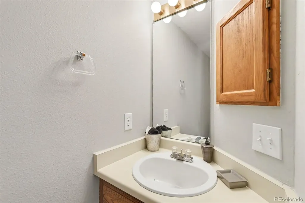 8763 W Cornell Avenue Lakewood CO 80227