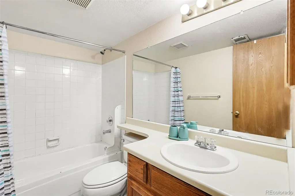 8763 W Cornell Avenue Lakewood CO 80227