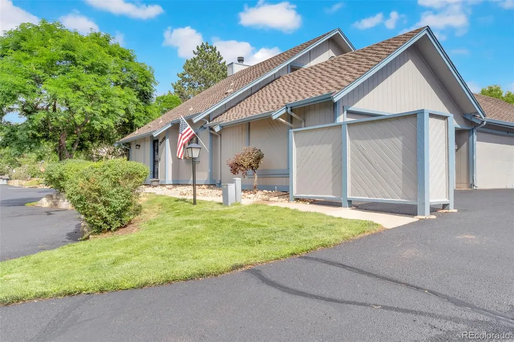 2497 S Victor Street Aurora CO 80014