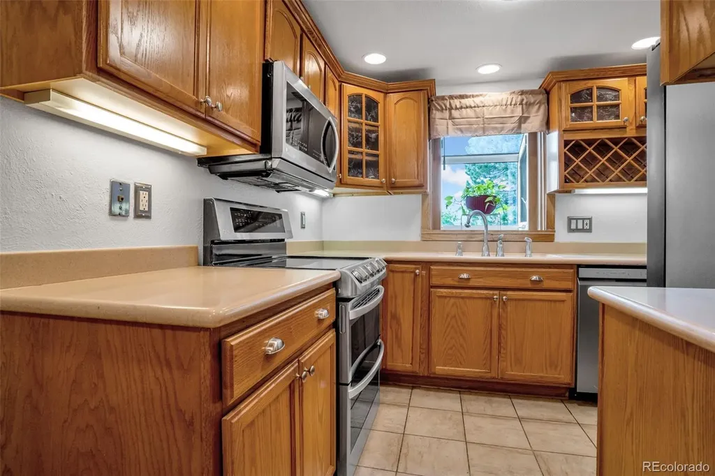 2497 S Victor Street Aurora CO 80014