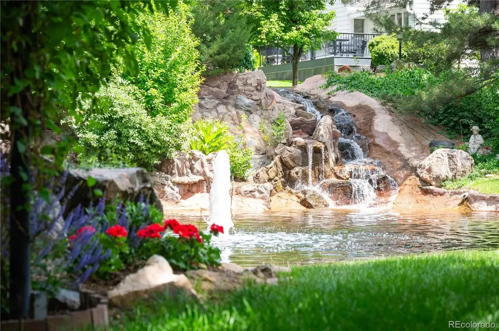 8505 E Temple Drive E Denver CO 80237