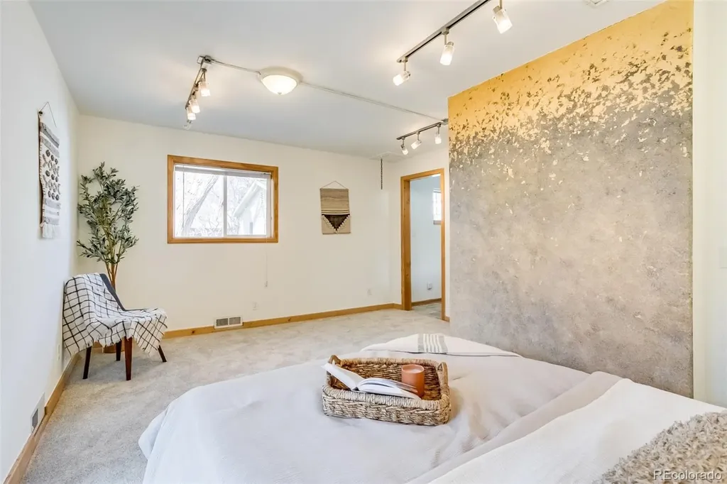 1385 S Hudson Street Denver CO 80222