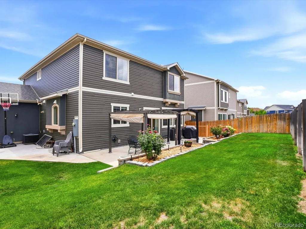 10739 Worchester Way Commerce City CO 80022