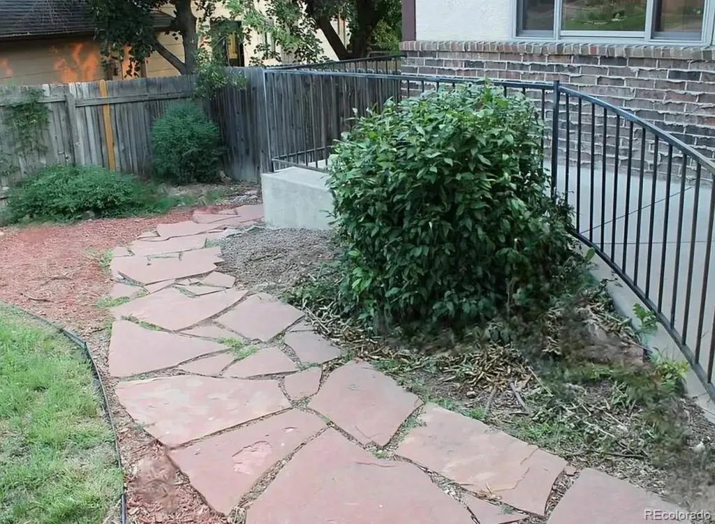 2 Bitterweed Court Pueblo CO 81001