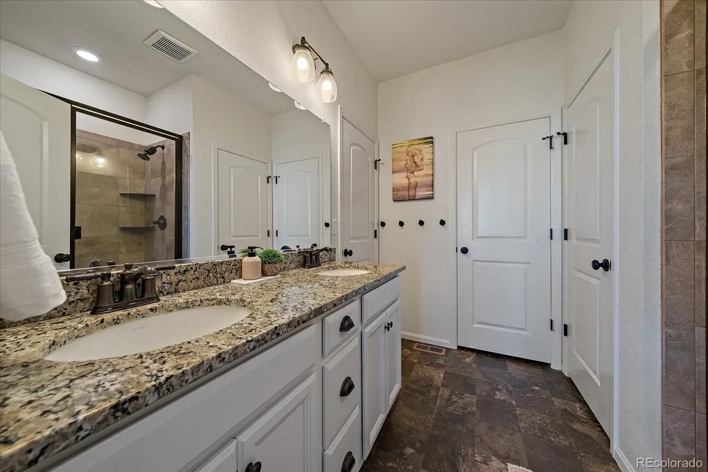 849 N Vandriver Way Aurora CO 80018