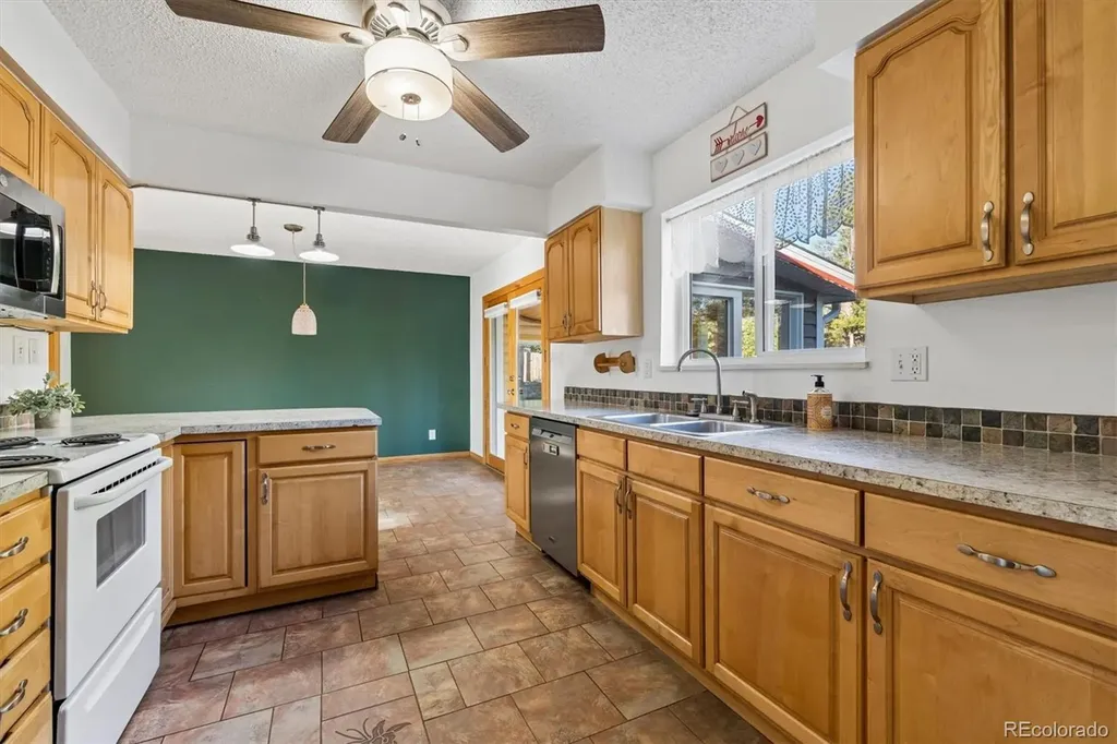 38 Elliot Lane Golden CO 80403