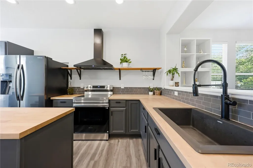 10699 Torrington Lane Littleton CO 80126