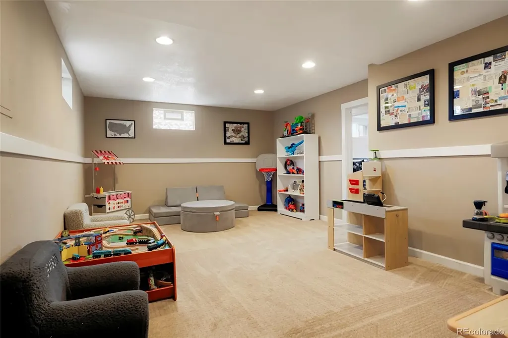 2383 S Holland Street Lakewood CO 80227