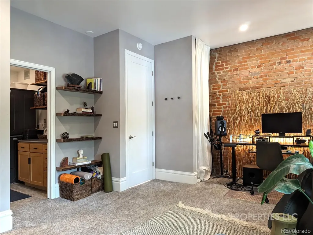 2753 Champa Street Denver CO 80205